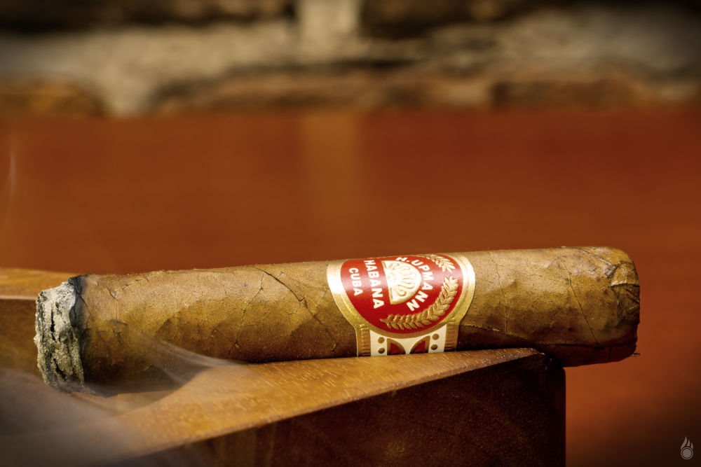 H.Upmann Half Corona