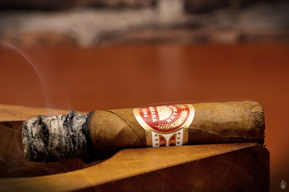 H.Upmann Half Corona